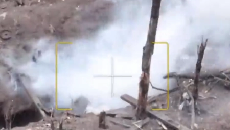 UZBUNA U KIJEVU Rusi dovukli razorne rakete na granicu sa Ukrajinom (VIDEO)