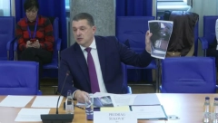 "ZEMLJOTRES" NA SEDNICI ZA BEZBEDNOST I ODBRANU! Šuković pokazao fotografije automobila ministra pravde sa bunkerom punim droge!