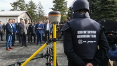 OTVARANJE CENTRA ZA OBUKU I TESTIRANJE U VELIKOJ MOŠTANICI Donacija Millennium Team-a Centru za razminiranje Republike Srbije