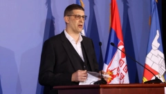 DEKIJEV VELIKI PRIJATELJ ODRŽAO NAJEMOTIVNIJI GOVOR Imao je veliko srce, simbolika je što je sahrana na crveno slovo