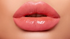 VIŠE OD 5 MILIONA PREGLEDA Viralni trik olakšava nanošenje olovke za usne, devojke su oduševljene!