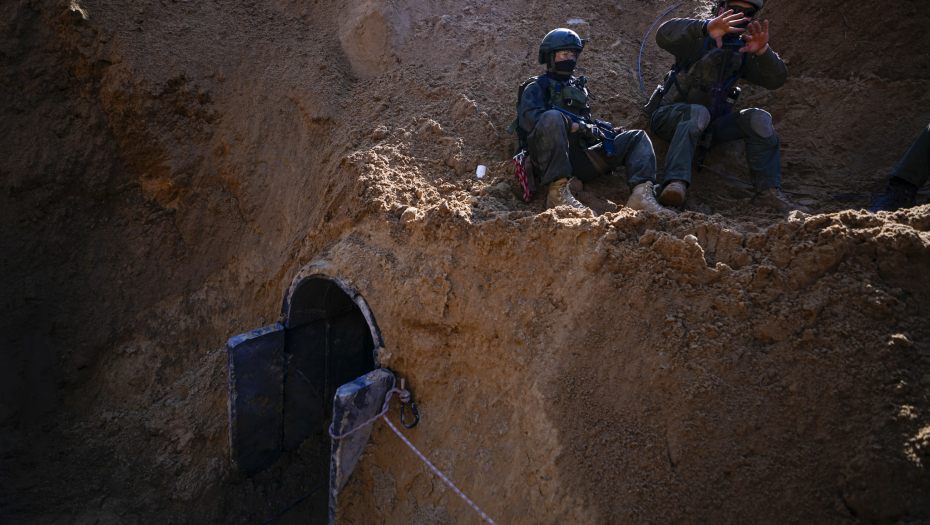 POJAVIO SE NOVI DOKAZ Hamas imao komandni tunel ispod sedišta UNRWA u Gazi (FOTO/VIDEO)