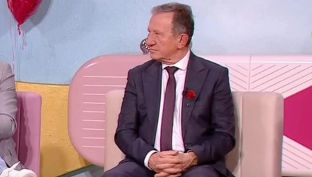 VODITELJ ODRASTAO U TROŠNOJ KUĆI, A SADA IMA LUKSUZAN STAN Renovirao je porodični dom, a evo kako sada izgleda njegovo imanje!