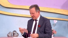 U JAVNOSTI NAKON PRIČE O POVLAČENJU I BOLESTI Žika Šarenica prekinuo medijsku ilegalu, evo kako izgleda u 74. godini