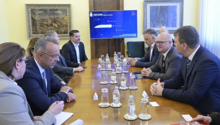 Vesić i Staikuras: Jačamo saradnju i prijateljstvo Srbije i Grčke