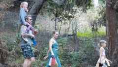 POZNATI PAR ZGROZIO LJUDE „Decu ne kupamo često, tek kada počnu neprijatno da mirišu“