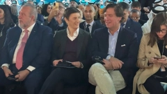 TAKER KARLSON DOLAZI U SRBIJU Brnabić: Sviđa mu se naša zemlja i ima posebno poštovanje za predsednika Vučića