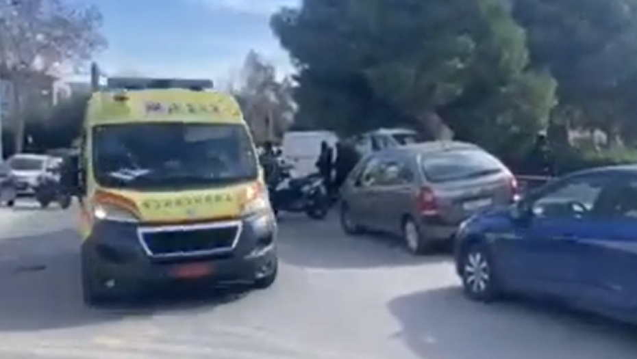 PRVI SNIMCI SA MESTA PUCNJAVE U ATINI Ima poginulih i ranjenih, bivši radnik pucao u kolege (VIDEO)