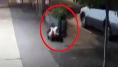 OPOZICIONAR SE ŽESTOKO OBRUKAO ZA SVE PARE Napravio budalu od sebe! Mrtav usviran se kotrljao po ulici (VIDEO)