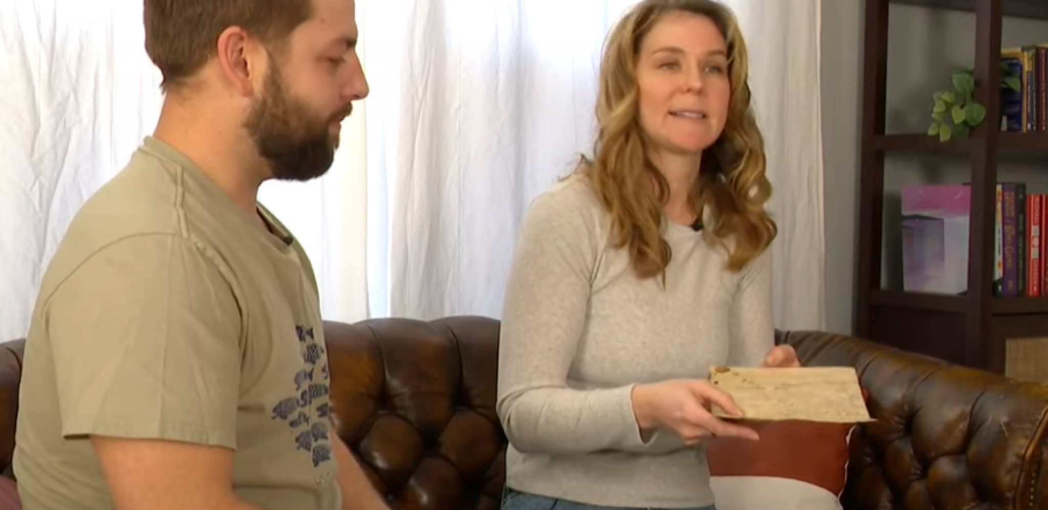 IZJAVLJIVAO JE SVOJU LJUBAV DVEMA DEVOJKAMA Pronađena stara ljubavna pisama (VIDEO)