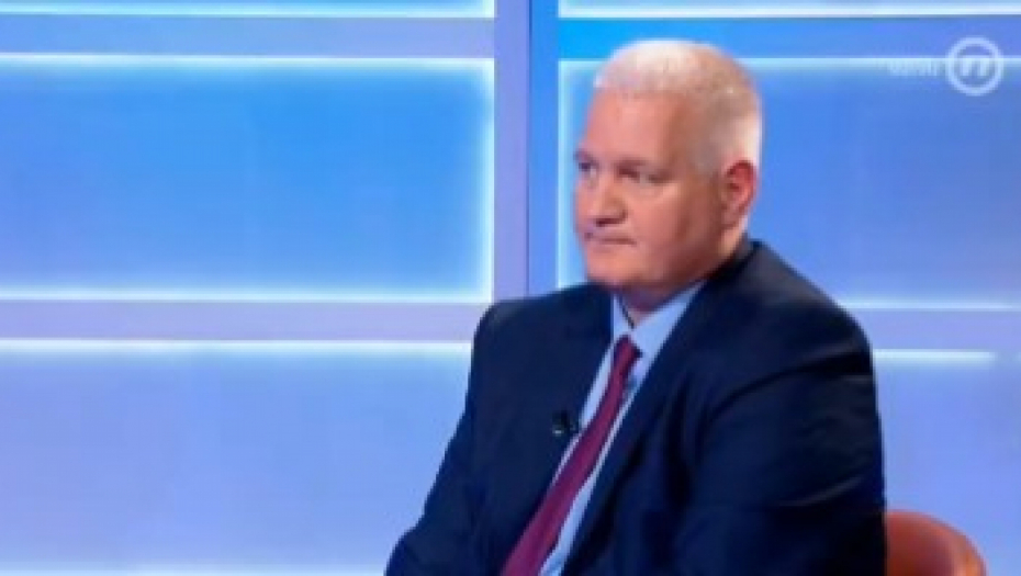 "VELIKI PATRIOTA" NE VIDI MAKAR MALU POBEDU VUČIĆA Dok N1 prenosi kako Kurtiju zuji u ušima od "ćuški" koje je dobio u UN!