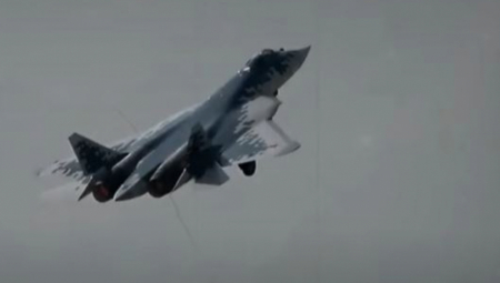 "PAKLENI LOVAC" Rusija napravila najmoćniji avion na svetu (VIDEO)
