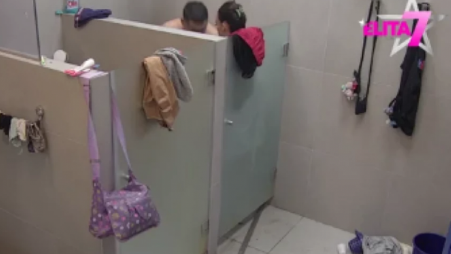 ŠOK SCENE POD TUŠEM! Bebica pokušao da se sakrije od kamera, Teodora napravila haos