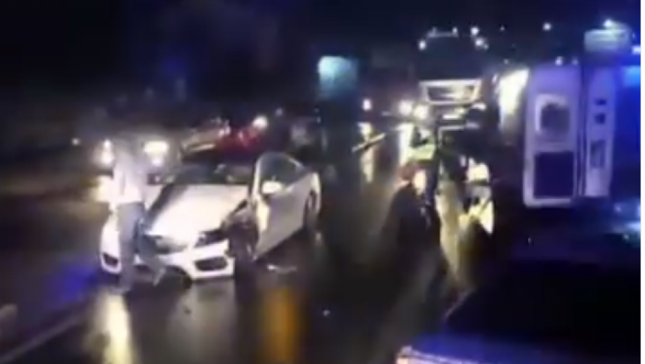 HITNA POMOĆ ODVOZI POVREĐENE Teška saobraćajna nesreća u Mladenovcu (VIDEO)