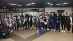 KOŠARKAŠICE STIGLE U SRBIJU Delegacija KSS-a dočekala heroine