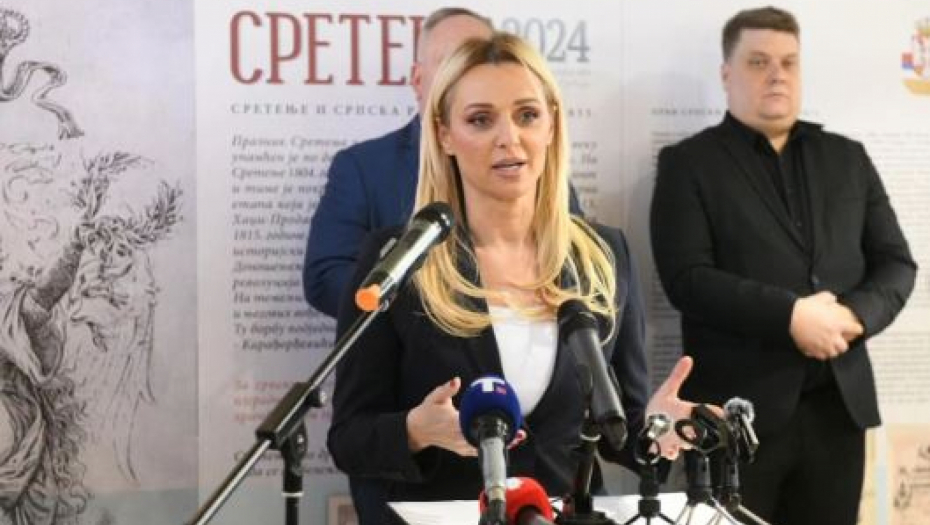 TANASKOVIĆ SVEČANO OTVORILA IZLOŽBU U LESKOVCU: ”Sretenje 2024 - odlikovanja dinastije Obrenović i Karađorđević”