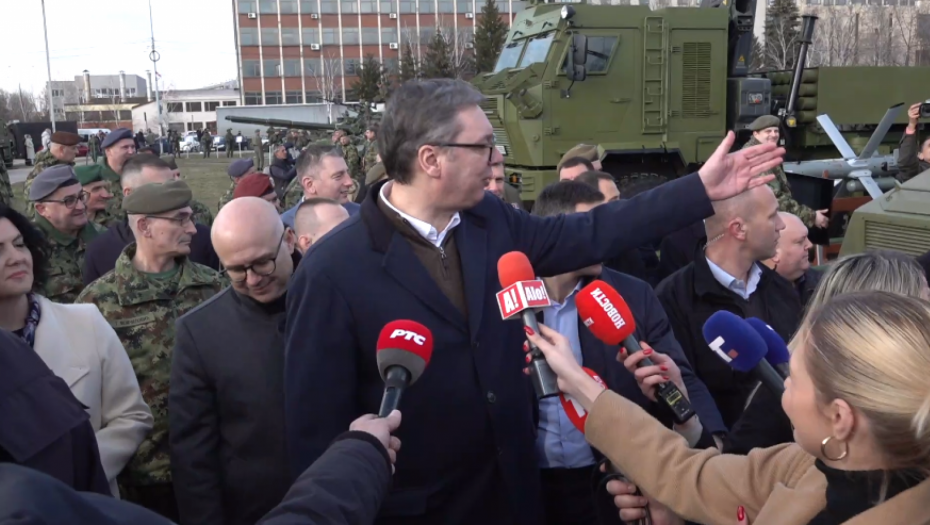 SINE, JESI LI PUCAO? Vučić se obratio mladom vojniku (25), ovo će pamtiti za ceo život!
