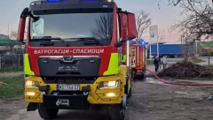 POŽAR IZA MERKATORA! Jeziv prizor, od garaža nije ostalo ništa! (FOTO)