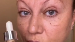 NIKADA NE RADITE OVO Influenserka izdala važno upozorenje za nanošenje šminke, lajkovi ne smeju biti preči od higijene!