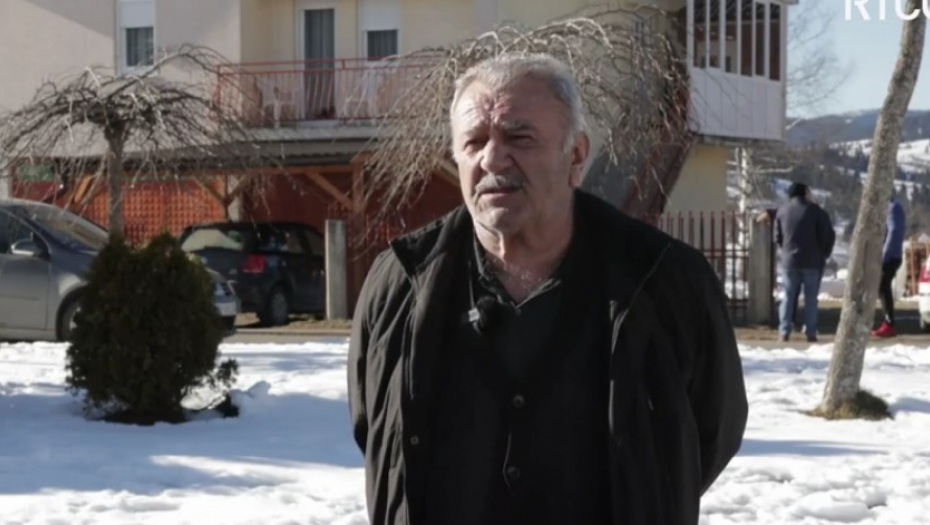 "POKLONIO" SINA SVOME BRATU Nesvakidašnji običaj u Crnoj Gori se nastavlja i on je "darovan" ujaku
