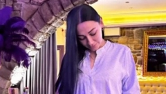 NAŠA PEVAČICA RODILA DETE 30 GODINA STARIJEM KOMPOZITORU Objavila prvu fotografiju naslednice