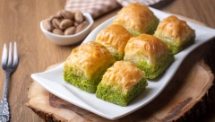 POSNA BAKLAVA SA PISTAĆIMA Zasladiće vam dušu i telo, a nestaće sa stola odmah