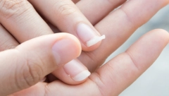 AKO VAM NOKTI STALNO PUCAJU, PROBAJTE OVU METODU Žene kažu da provereno radi, a sve sastojke za nju već imate u kući