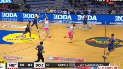 U STILU DUŠANA KECMANA Neverovatna trojka košarkaša Vojvodine koja je dotukla Megu (VIDEO)