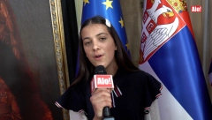 NJOJ JE VUČIĆ POLJUBIO RUKU Pavlina se oglasila za Alo!, pa zapevala OVU srpsku pesmu! (VIDEO)