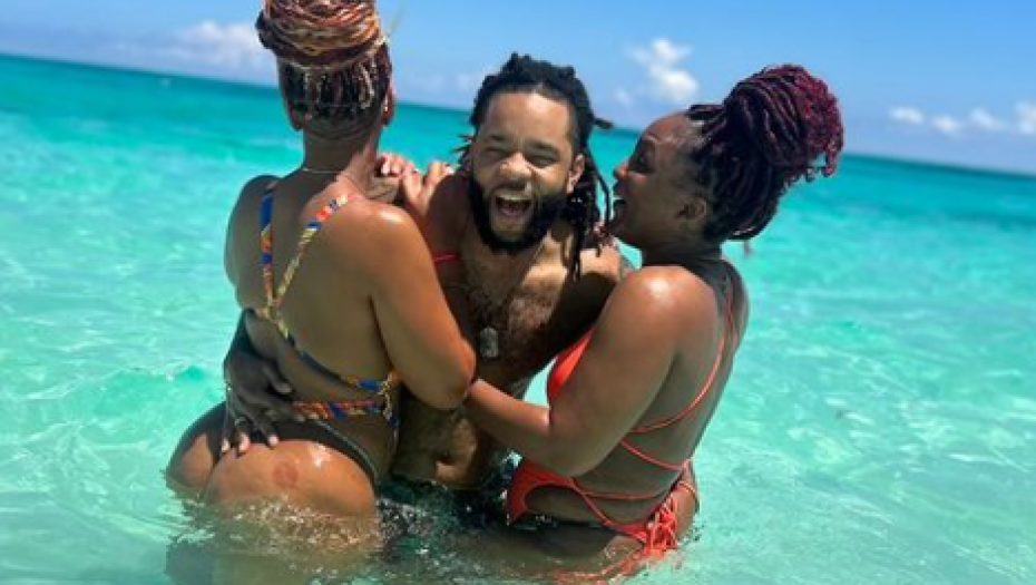 JEDAN NEOBIČAN BRAK ZAPALIO DRUŠTVENE MREŽE Zaveo i oženio obe sestre istovremeno