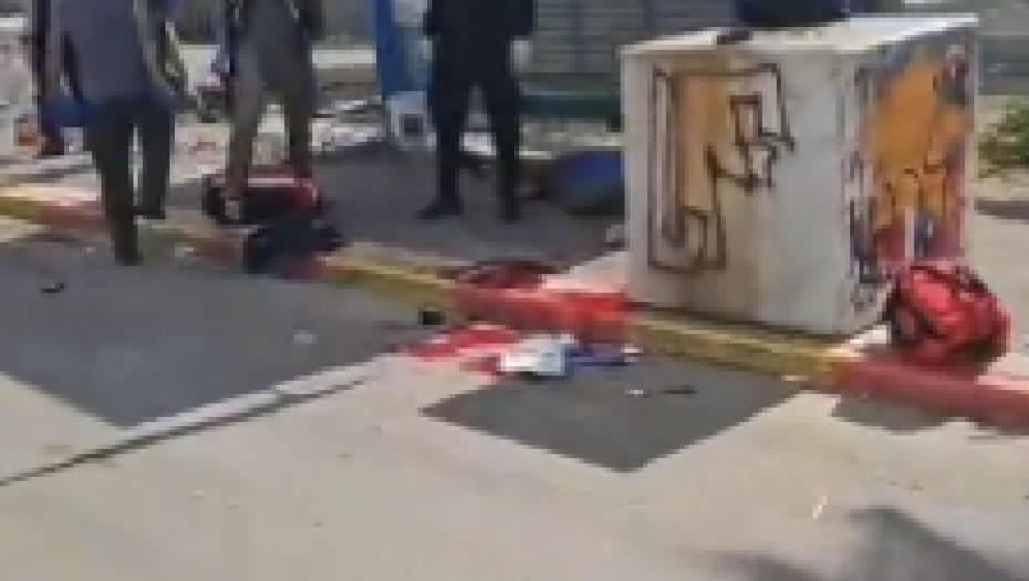 TERORISTIČKI NAPAD U IZRAELU! Muškarac na autobusku stanicu, IMA RANJENIH! Napadača UBIO CIVIL! (VIDEO)