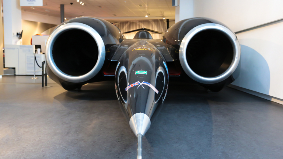 SAMO JEDAN AUTO U ISTORIJI JE PROBIO ZVUČNI ZID Brz je kao munja i izgleda moćno (VIDEO)