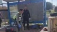 TERORISTIČKI NAPAD U IZRAELU Muškarac pucao na ljude na autobuskoj stanici (UZNEMIRUJUĆ SNIMAK)