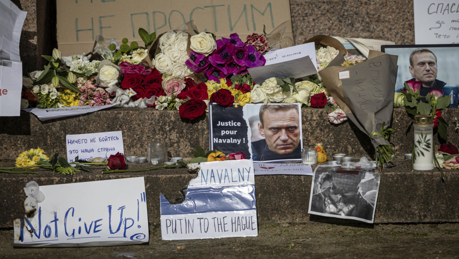 "VELIKA BRITANIJA ĆE PREDUZETI MERE ZBOG SMRTI NAVALJNOG" Kameron pozvao i druge zemlje da učine isto