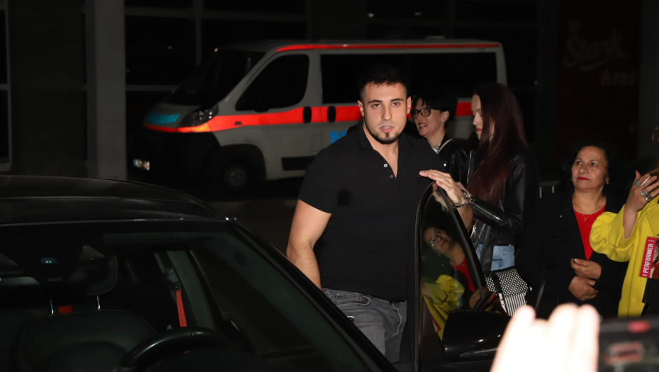 U JEKU PRIČA O RAZVODU OGLASIO SE DRAGANIN SIN Marko imao da poruči samo jedno, ovo mu je sada najbitnije
