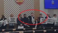 GLAVNI ĐILASOVAC MISLI DA JE BITAN, ZAVODI RED PO SKUPŠTINI Najavljivao haos, da li je ovo samo uvod u to?