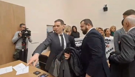 ĐILASOV POTRČKO PRAVI RASPORED PO SKUPŠTINI Bira gde će ko, samo to i može!