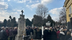 POČELO OPELO MILOVANU GLOGOVCU Jecaji ispred hrama, bolne scene u Pančevu, porodica slomljena