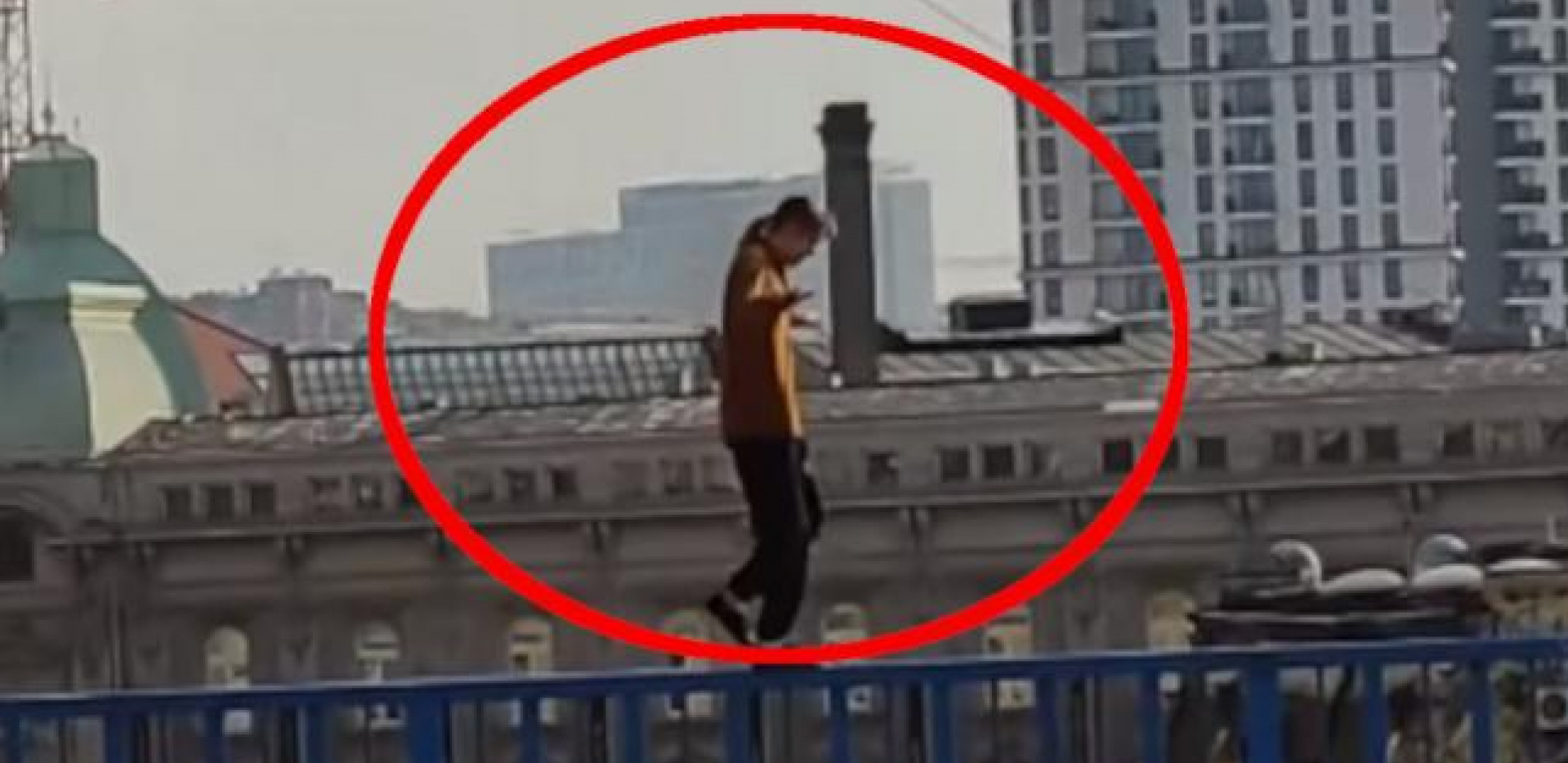 HODA PO IVICI BRANKOVOG MOSTA Jeziva scena zaprepastila Beograđane, gledali u strahu (VIDEO)