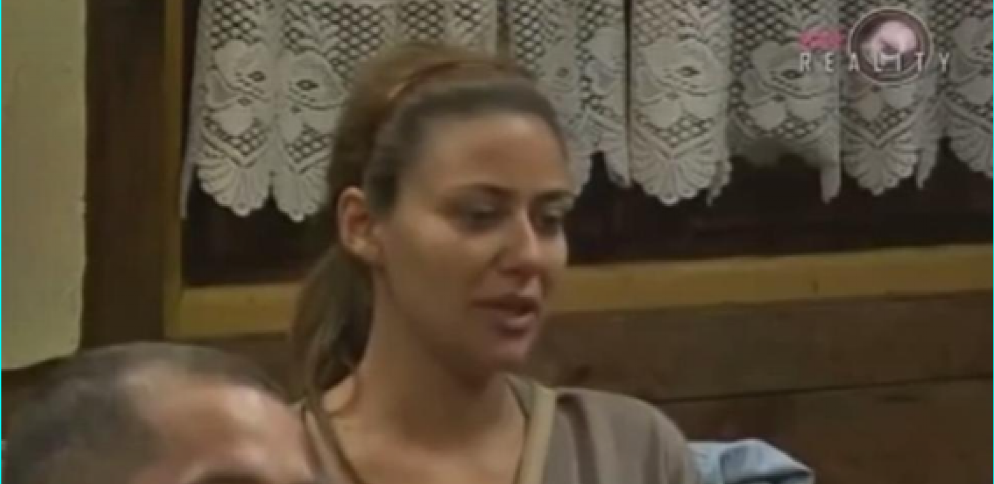 ANA NIKOLIĆ JE IZ RIJALITIJA IZBAČENA NAKON SAMO ČETIRI DANA Pevačica prekršila strogo pravilo, zbog ovog su je momentalno izbacili!