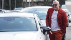 MILI U MAŠINI OD 100.000 EVRA Pojavio se na snimanje, pa privukao poglede svih prisutnih, mnogi o ovome samo sanjaju!