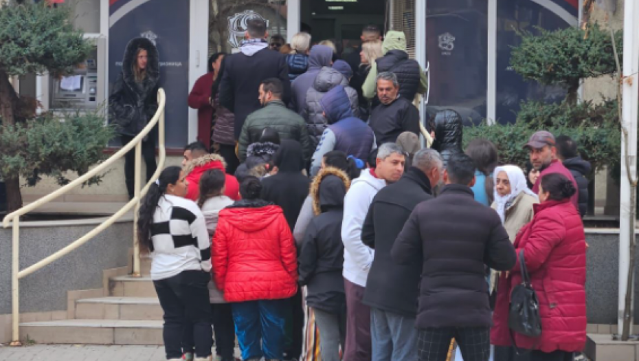 KURTIJEV TEROR NE PRESTAJE Najugroženiji Srbi sa KiM danas nisu mogli da podignu socijalnu pomoć, čekali u redovima