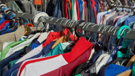 UŠETAO U BUTIK, UKRAO MAJICU NA SNIŽENJU PA JE SAKRIO OVDE! Ljudi gledaju snimak i krste se! (VIDEO)