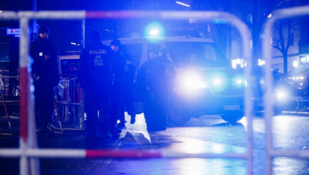 NAORUŽANI MUŠKARAC (31) UPAO U BIBLIOTEKU EKONOMSKOG FAKULTETA Nemačka policija ga upucala!