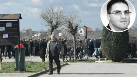 ŠUŠA SAHRANJEN UZ MUZIKU IZ "KUMA" Likvidirani Zemunac ispraćen na večni počinak u Starim Banovcima