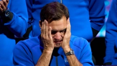 "PLAKAO SAM ŠEST PUTA TOG DANA": Rodžer Federer u izdanju u koga ga nikada nismo videli