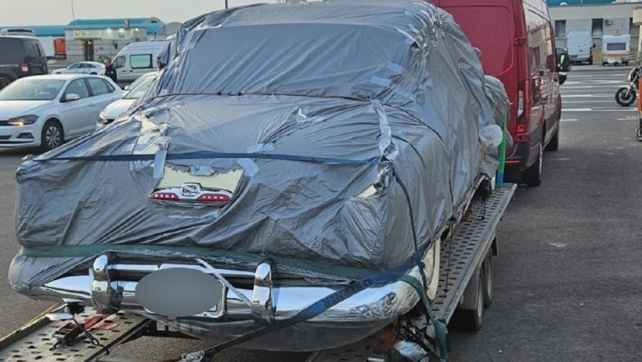 POKUŠAO DA PREBACI ČITAV AUTO PREKO GRANICE Carinici ga pitali da li ima nešto da prijavi pa našli OVO (FOTO)