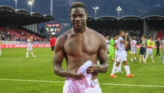 BIO JE "ZVER", A SADA... Baloteli neprepoznatljiv, SVE "KIPI" iz dresa - pogledajte kako sada izgleda čuveni fudbaler (VIDEO)