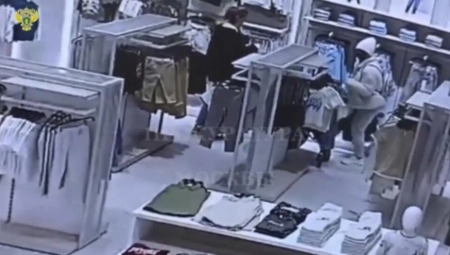 LUDILO Žena krala koristeći kolica za bebe (VIDEO)