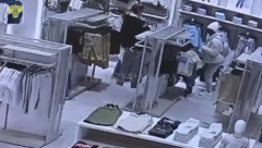 LUDILO Žena krala koristeći kolica za bebe (VIDEO)